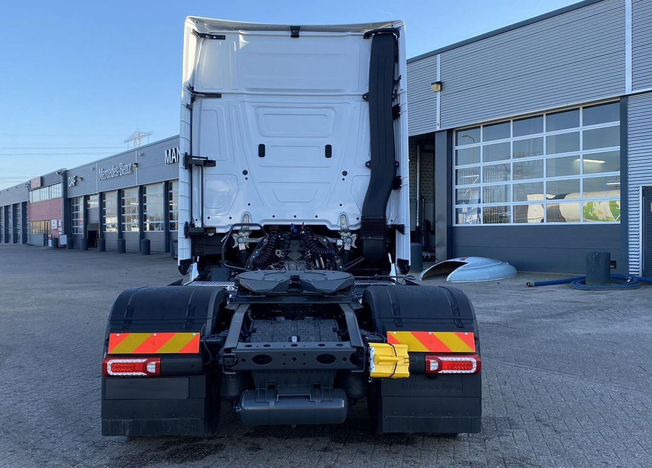 Новый Тягач Mercedes-Benz Actros: фото 8