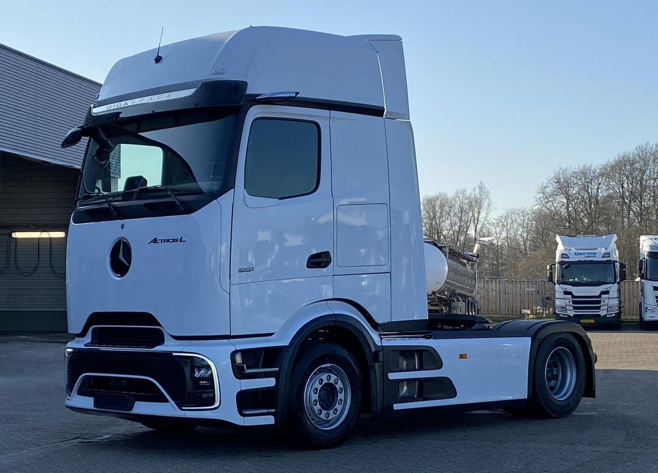 Mercedes-Benz Actros - Тягач: фото 4 Mercedes-Benz Actros - Тягач: фото 4