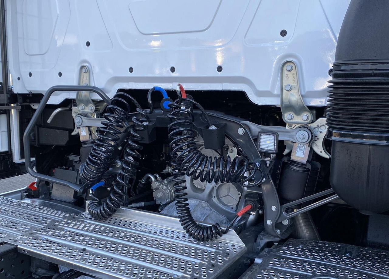 Новый Тягач Mercedes-Benz Actros: фото 15