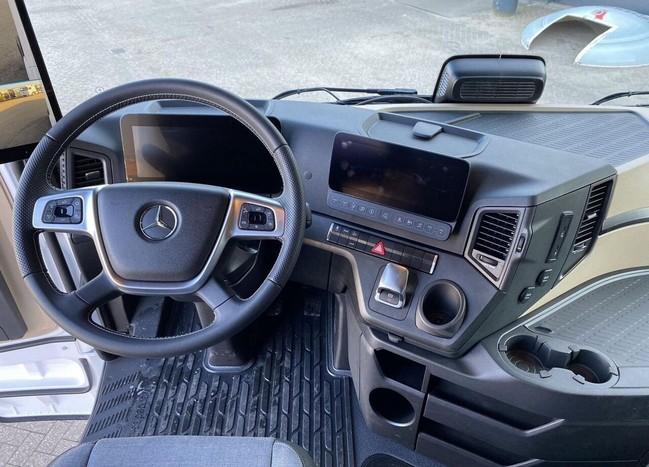 Новый Тягач Mercedes-Benz Actros: фото 9