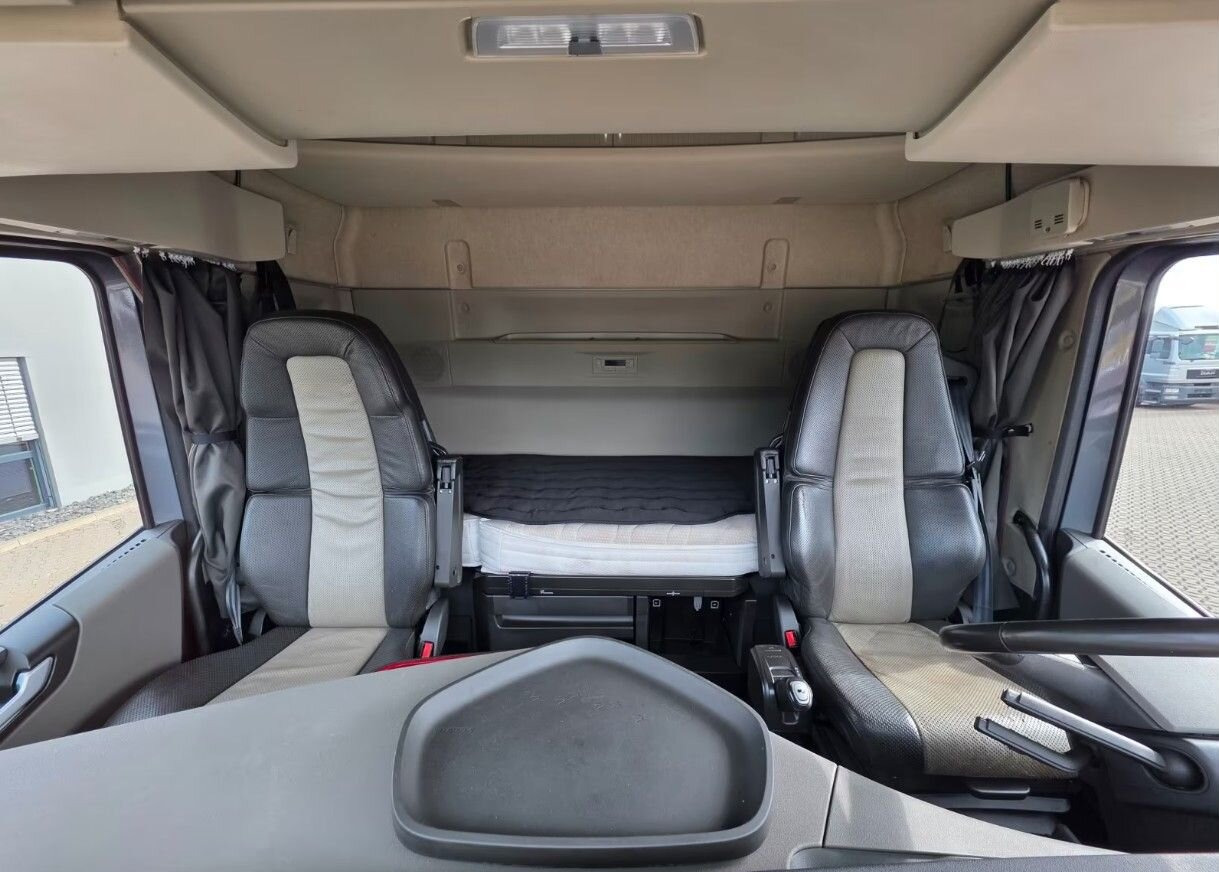 Тягач Volvo FH: фото 23