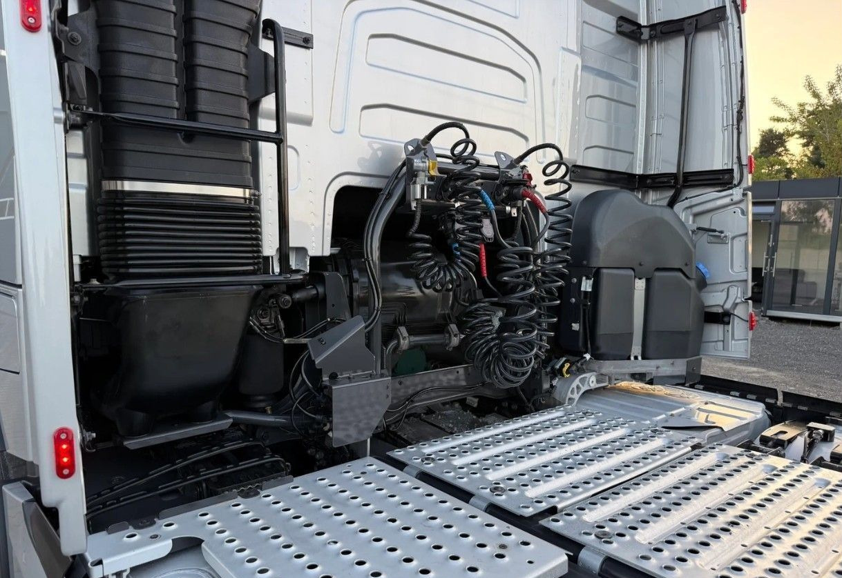 Тягач Volvo FH: фото 37
