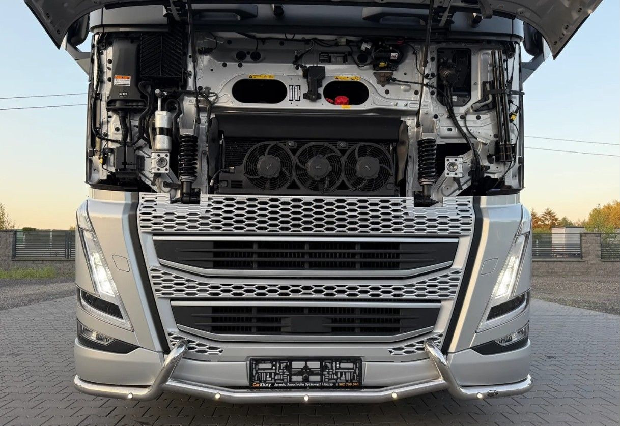 Тягач Volvo FH: фото 12