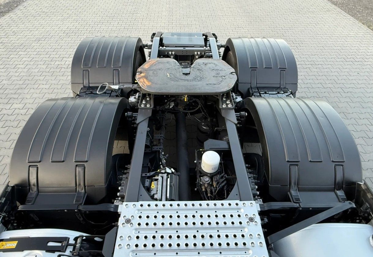 Тягач Volvo FH: фото 36