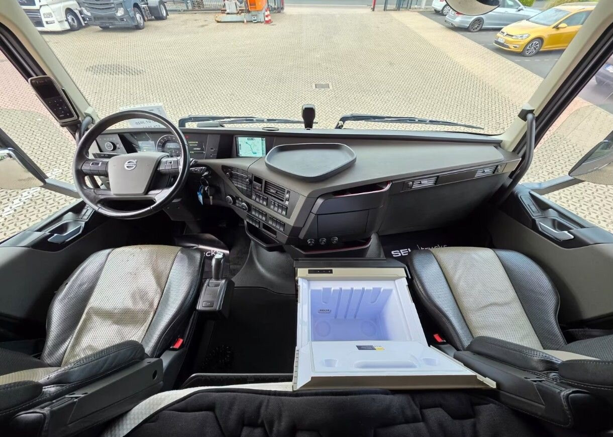 Тягач Volvo FH: фото 22