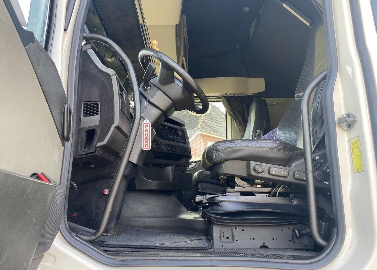 Тягач Volvo FH: фото 17