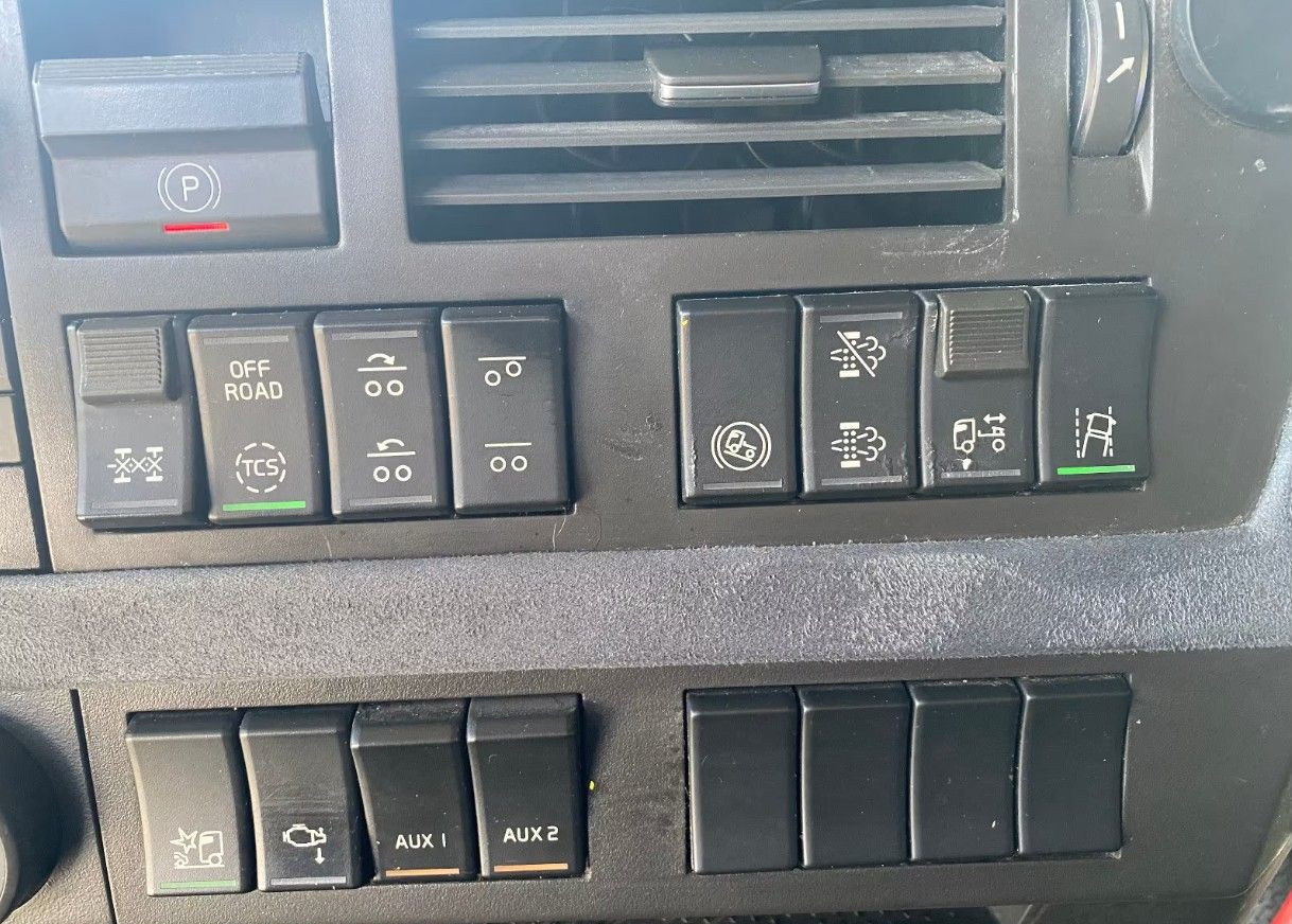 Тягач Volvo FH: фото 9