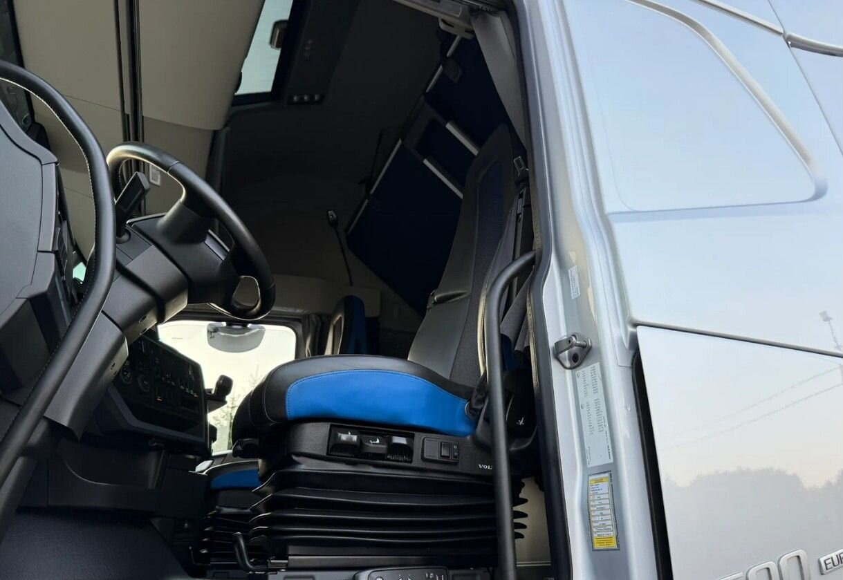 Тягач Volvo FH: фото 27