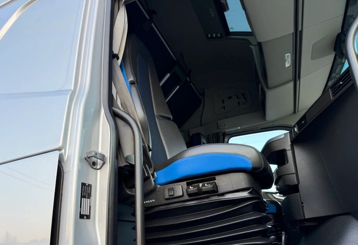 Тягач Volvo FH: фото 25