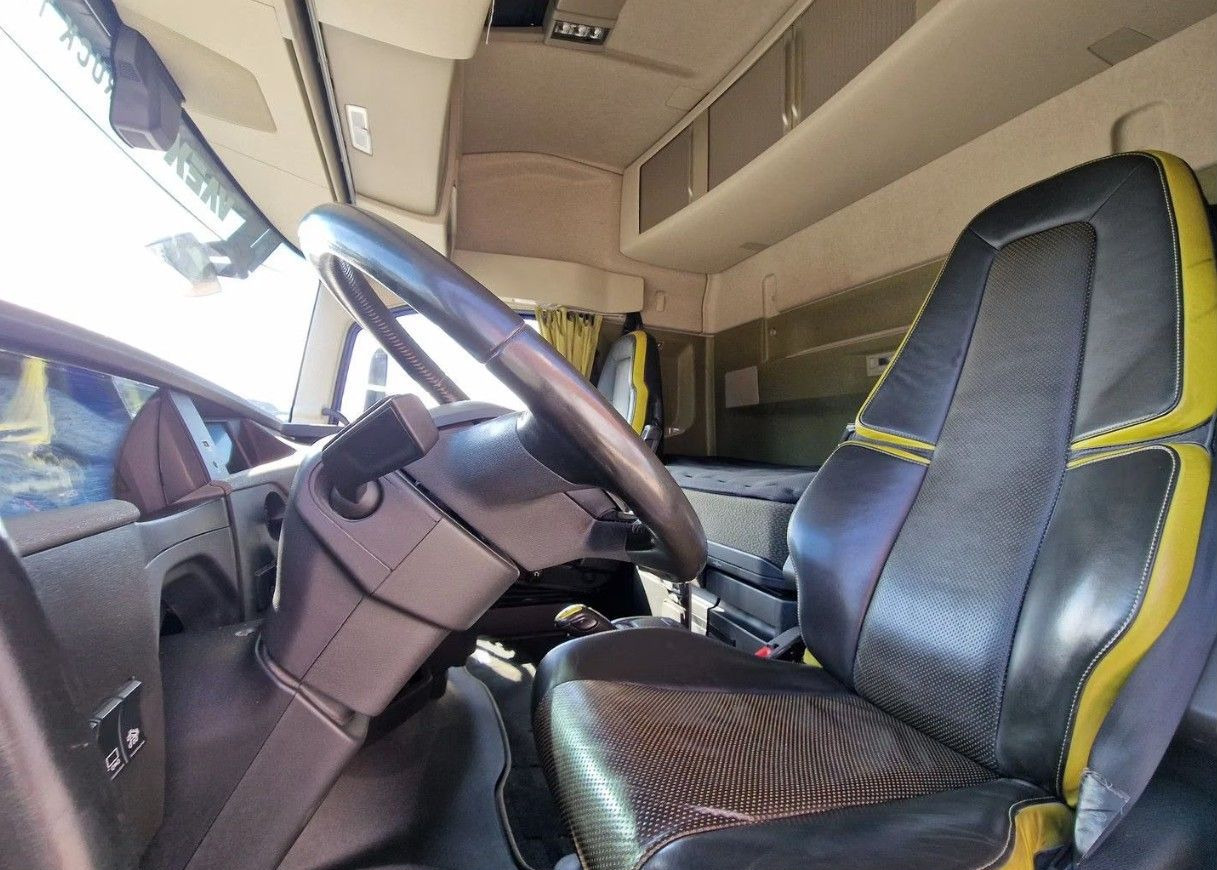 Тягач Volvo FH: фото 29