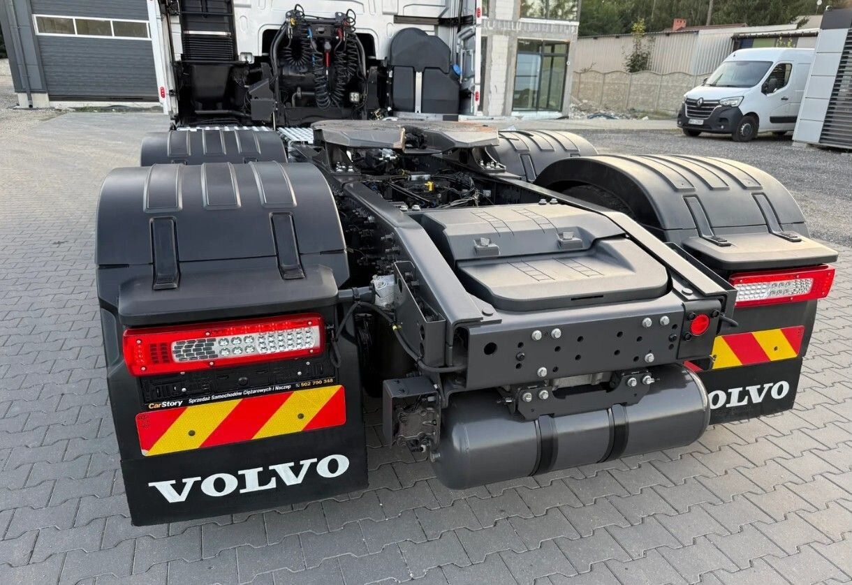 Тягач Volvo FH: фото 38