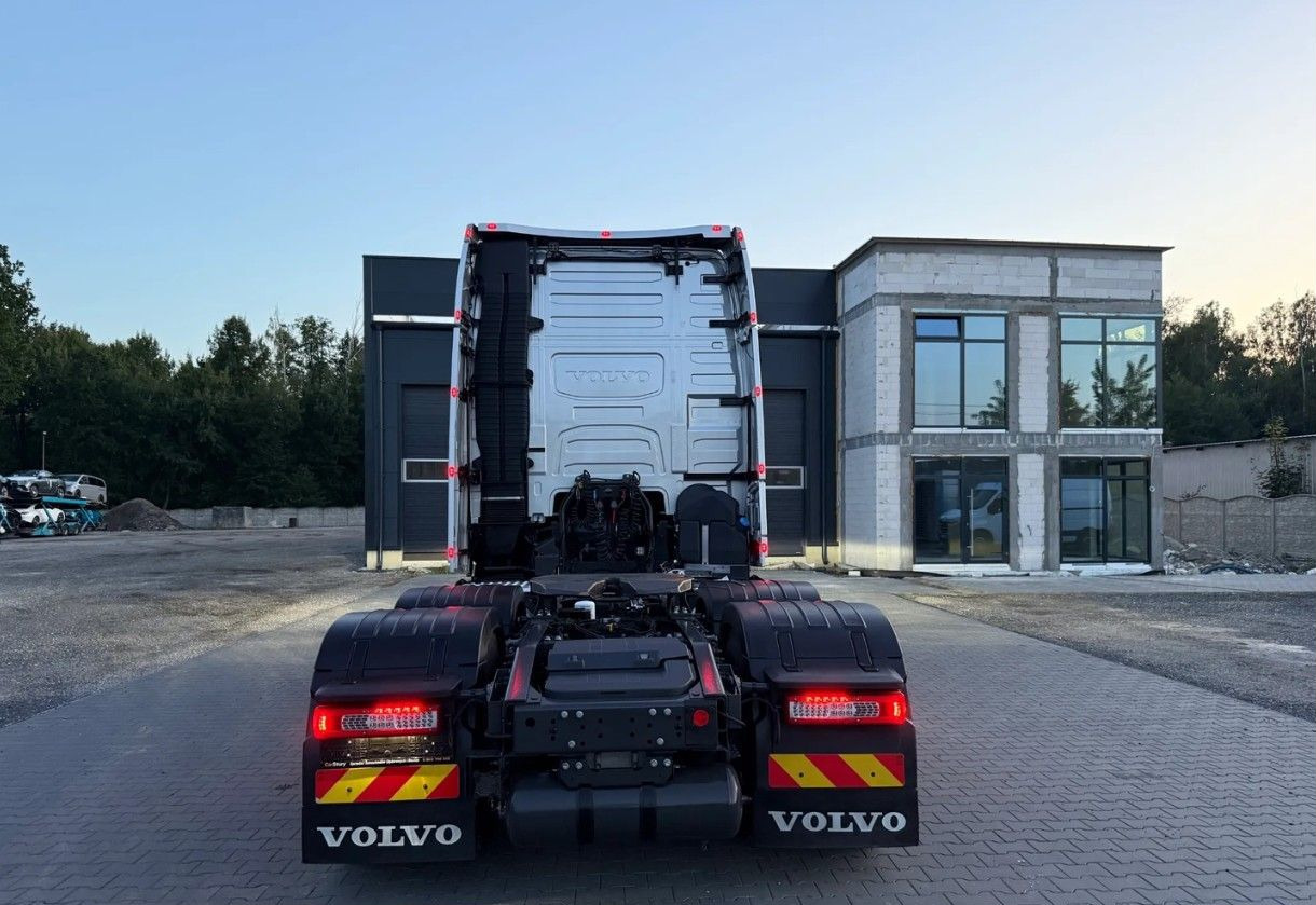 Тягач Volvo FH: фото 9
