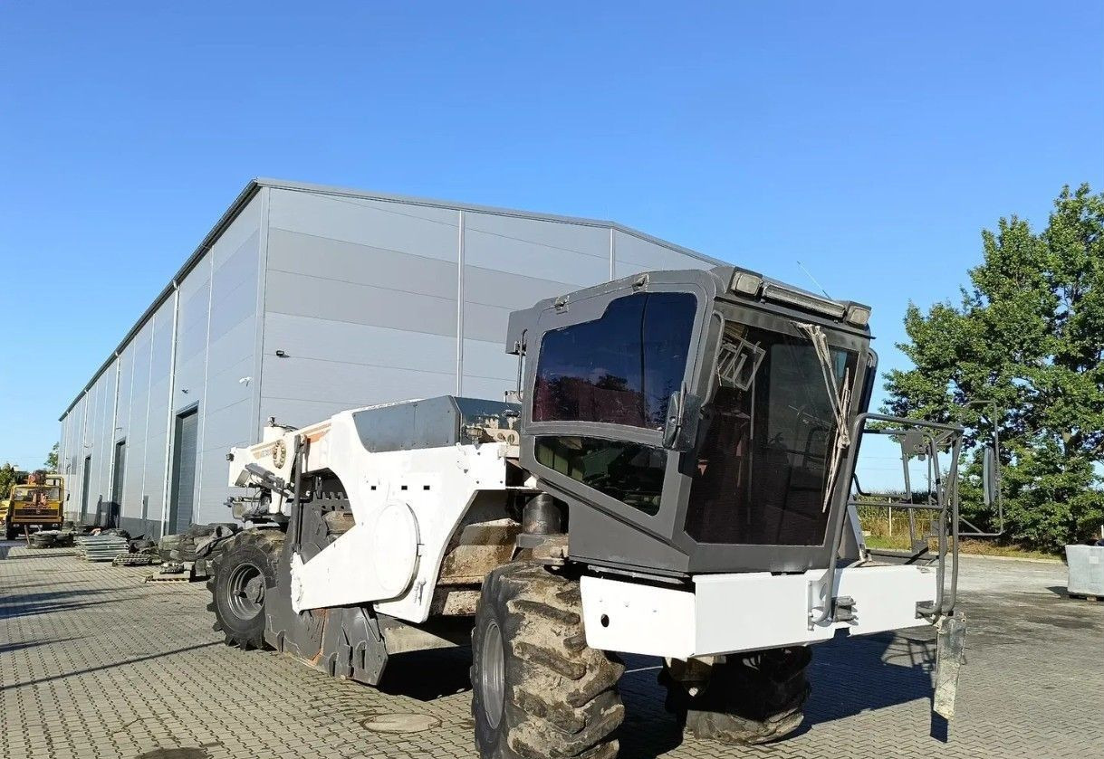 Wirtgen WR 240 - Стабилизатор грунта: фото 1 Wirtgen WR 240 - Стабилизатор грунта: фото 1