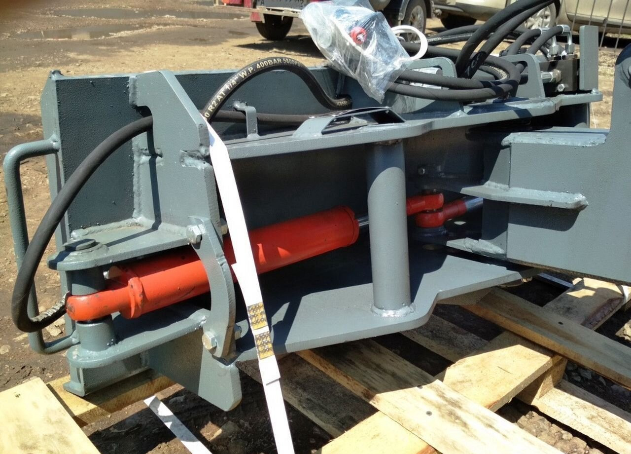 Экскаватор (обратная лопата) на мини погрузчик - Стрела для Мини-погрузчиков с бортовым поворотом: фото 4 Экскаватор (обратная лопата) на мини погрузчик - Стрела для Мини-погрузчиков с бортовым поворотом: фото 4