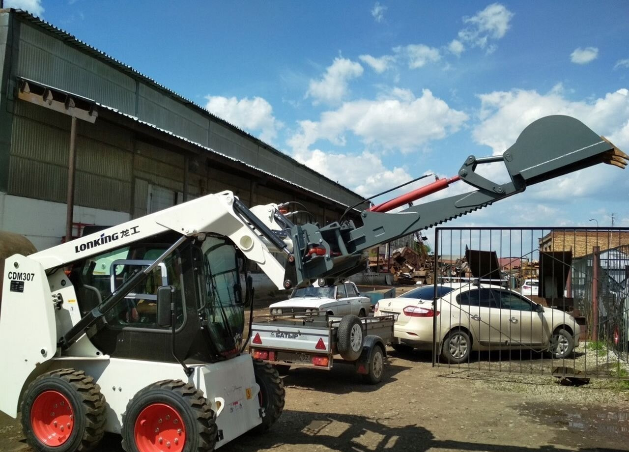 Экскаватор (обратная лопата) на мини погрузчик - Стрела для Мини-погрузчиков с бортовым поворотом: фото 2 Экскаватор (обратная лопата) на мини погрузчик - Стрела для Мини-погрузчиков с бортовым поворотом: фото 2