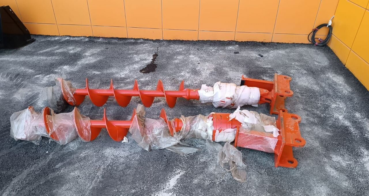 Гидробур (ямобур) на экскаваторы-погрузчики - Бур: фото 1 Гидробур (ямобур) на экскаваторы-погрузчики - Бур: фото 1