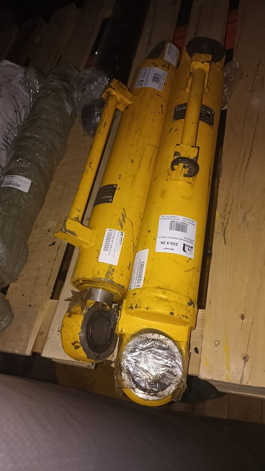 Гидроцилиндр L625мм., шток Ф45мм., под палец Ф40мм., поворота левый XCMG ZL30G - Гидравлический цилиндр для Фронтальных погрузчиков: фото 4 Гидроцилиндр L625мм., шток Ф45мм., под палец Ф40мм., поворота левый XCMG ZL30G - Гидравлический цилиндр для Фронтальных погрузчиков: фото 4