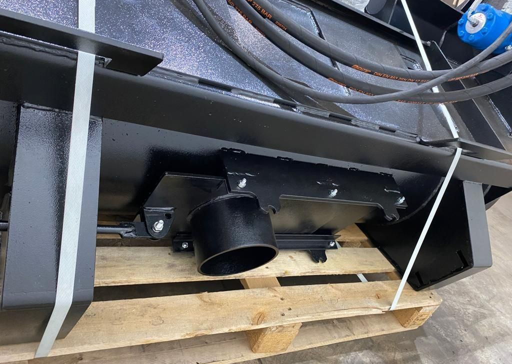 Ковш бетоносмеситель на мини погрузчик - Ковш для Мини-погрузчиков с бортовым поворотом: фото 5 Ковш бетоносмеситель на мини погрузчик - Ковш для Мини-погрузчиков с бортовым поворотом: фото 5