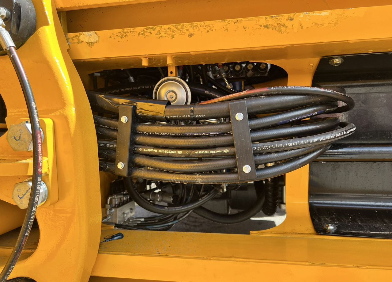 Новый Экскаватор-погрузчик Lonking 84C: фото 37