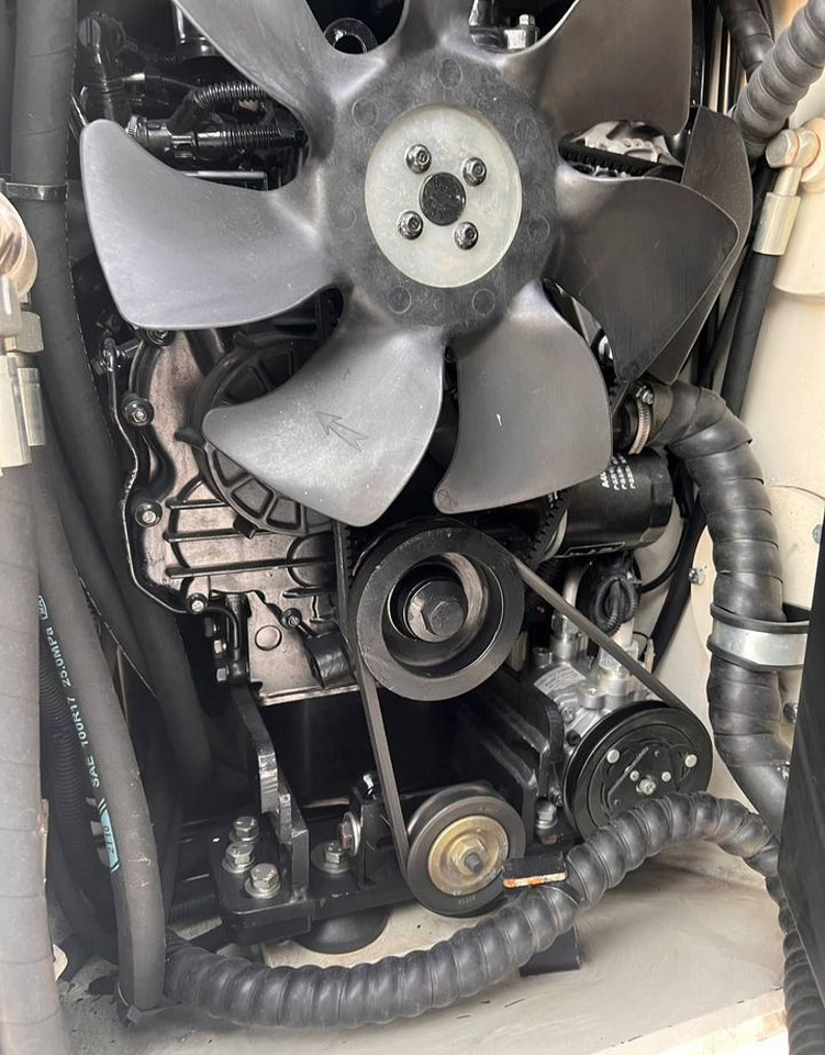 Новый Мини-погрузчик с бортовым поворотом Lonking CDM303: фото 11