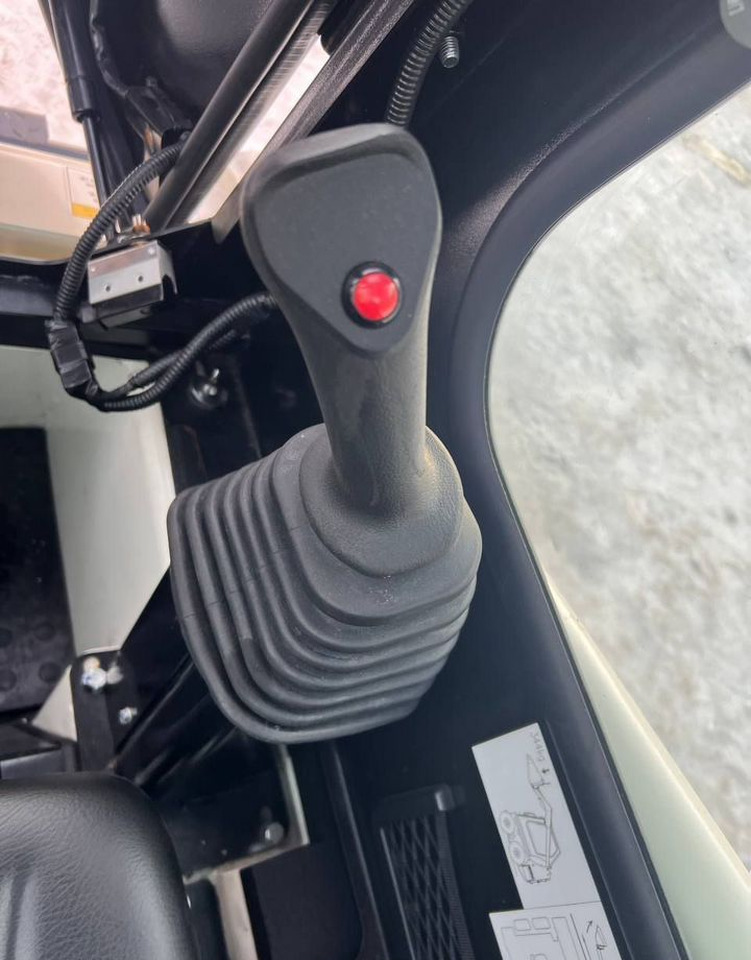 Новый Мини-погрузчик с бортовым поворотом Lonking CDM303: фото 14