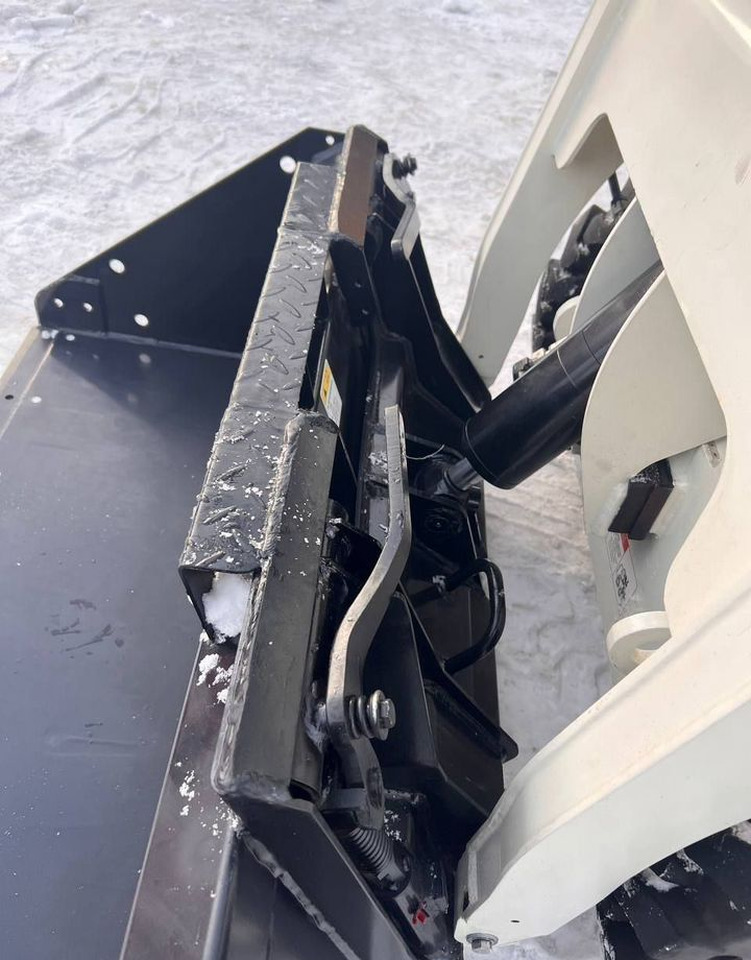 Новый Мини-погрузчик с бортовым поворотом Lonking CDM303: фото 12