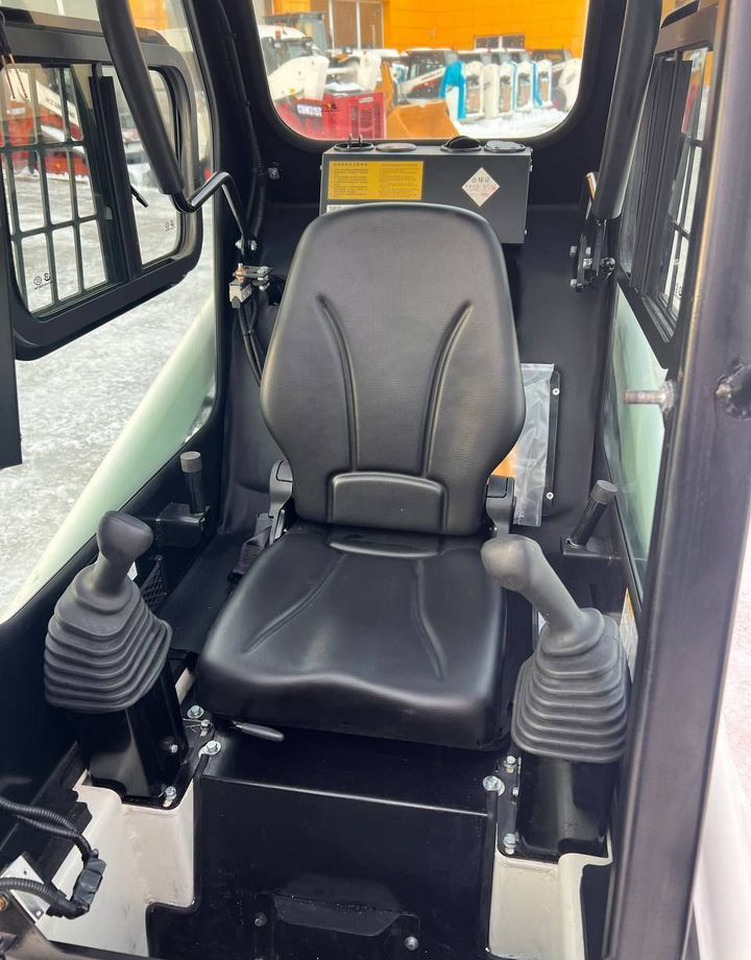 Новый Мини-погрузчик с бортовым поворотом Lonking CDM303: фото 12