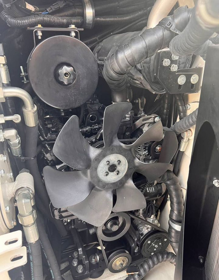 Новый Мини-погрузчик с бортовым поворотом Lonking CDM303: фото 10