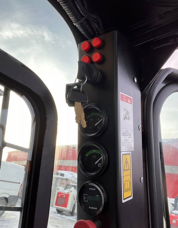 Новый Мини-погрузчик с бортовым поворотом Lonking CDM303: фото 13