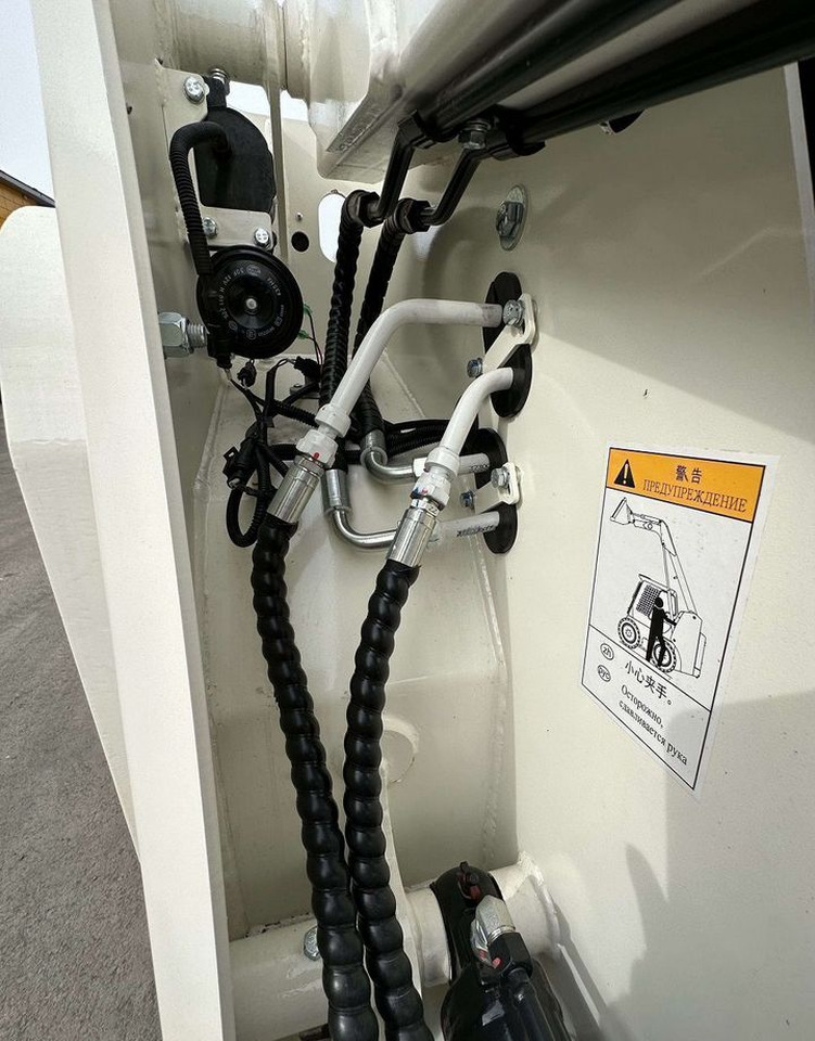 Новый Мини-погрузчик с бортовым поворотом Lonking CDM307: фото 14