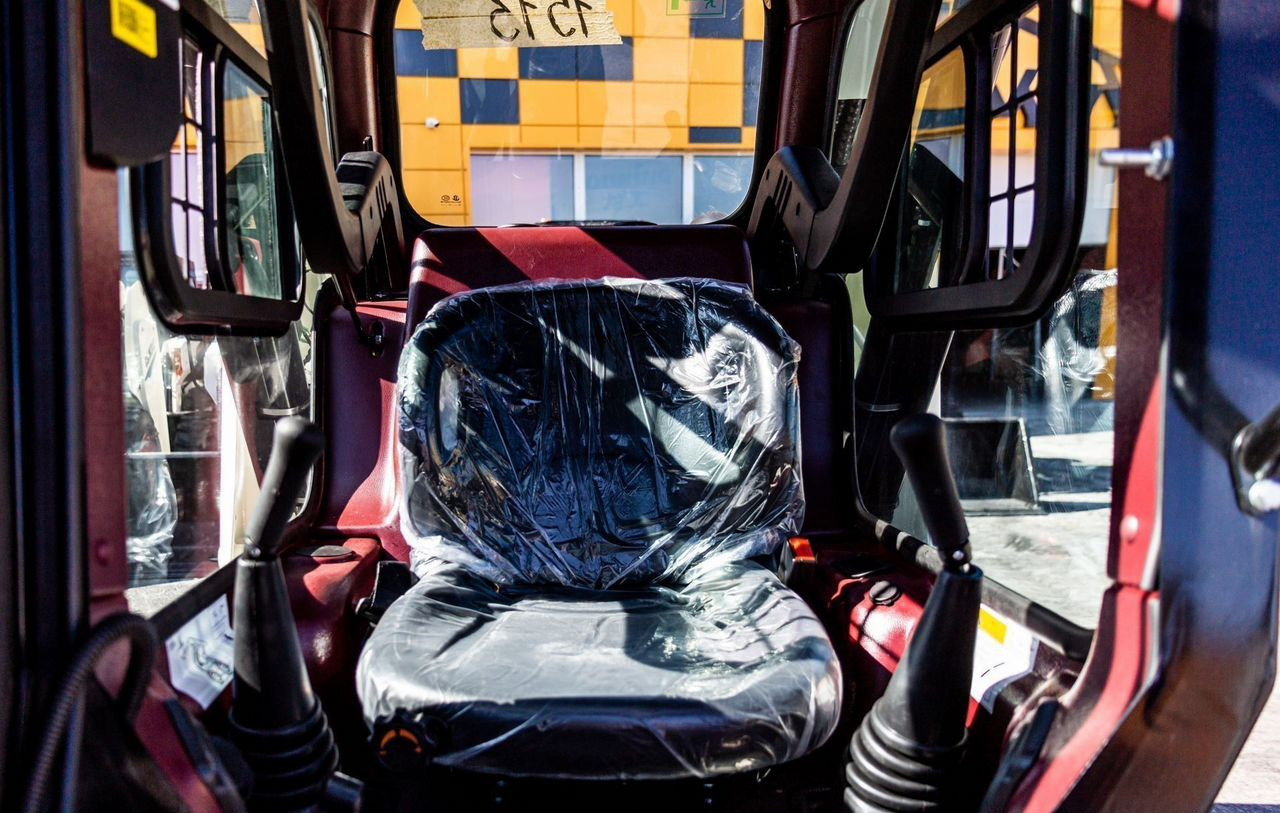 Новый Мини-погрузчик с бортовым поворотом Lonking CDM307: фото 9