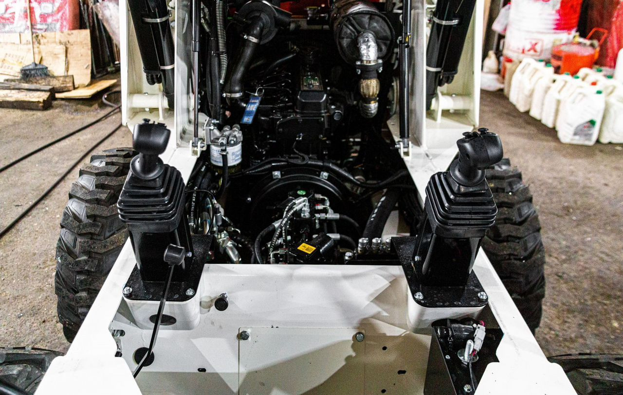 Новый Мини-погрузчик (с бортовым поворотом) Lonking CDM307: фото 13