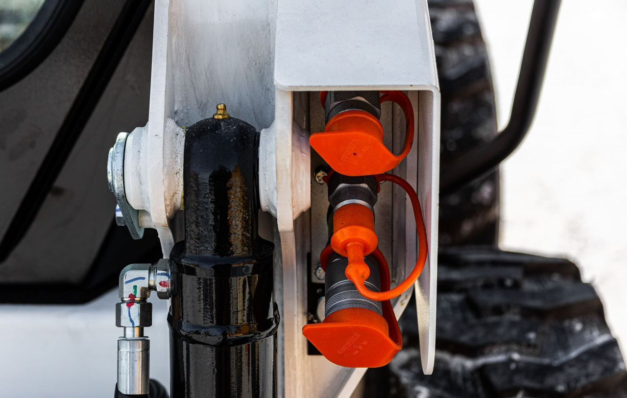 Lonking CDM307 - Мини-погрузчик с бортовым поворотом: фото 2 Lonking CDM307 - Мини-погрузчик с бортовым поворотом: фото 2