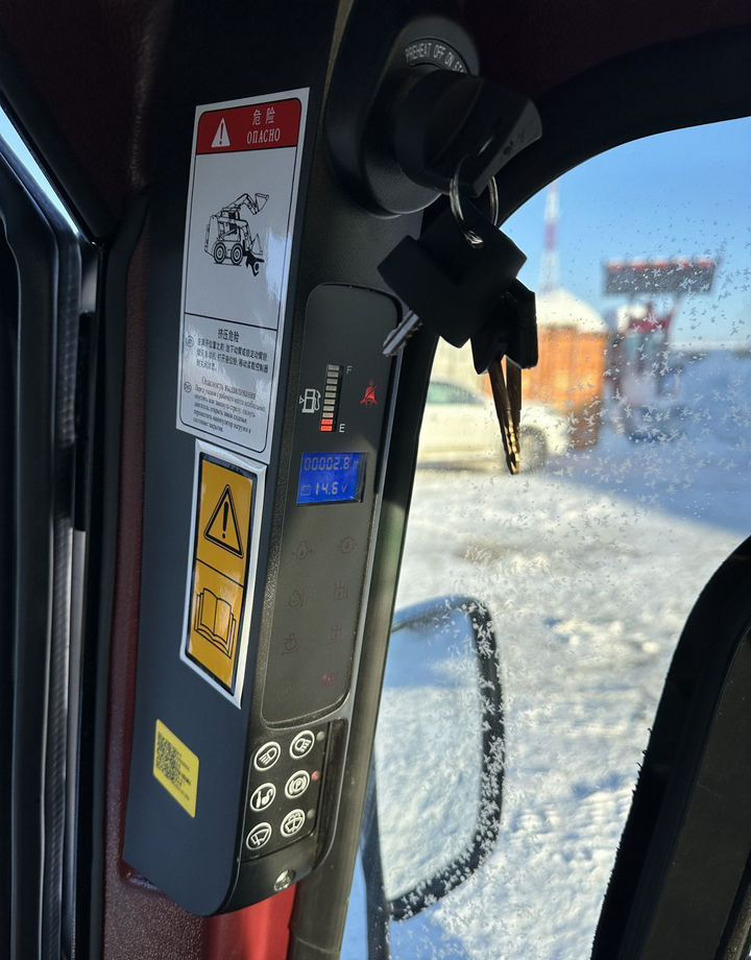 Новый Мини-погрузчик (с бортовым поворотом) Lonking CDM307: фото 13