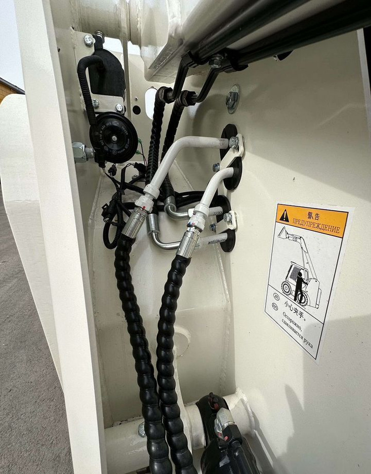 Новый Мини-погрузчик (с бортовым поворотом) Lonking CDM307: фото 14