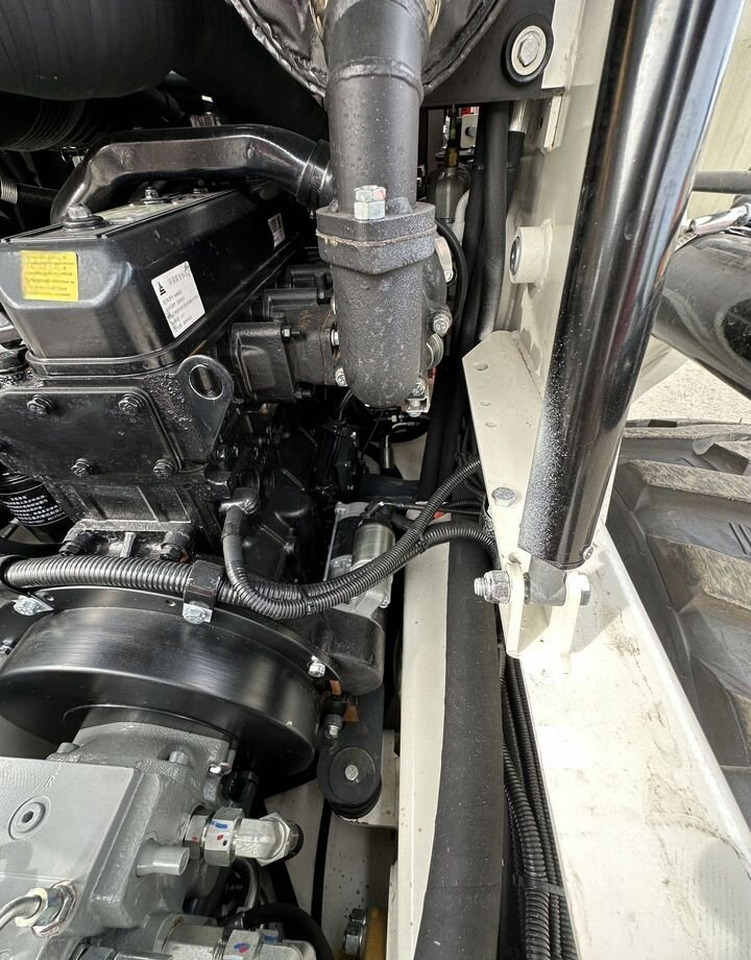 Новый Мини-погрузчик с бортовым поворотом Lonking CDM307: фото 9