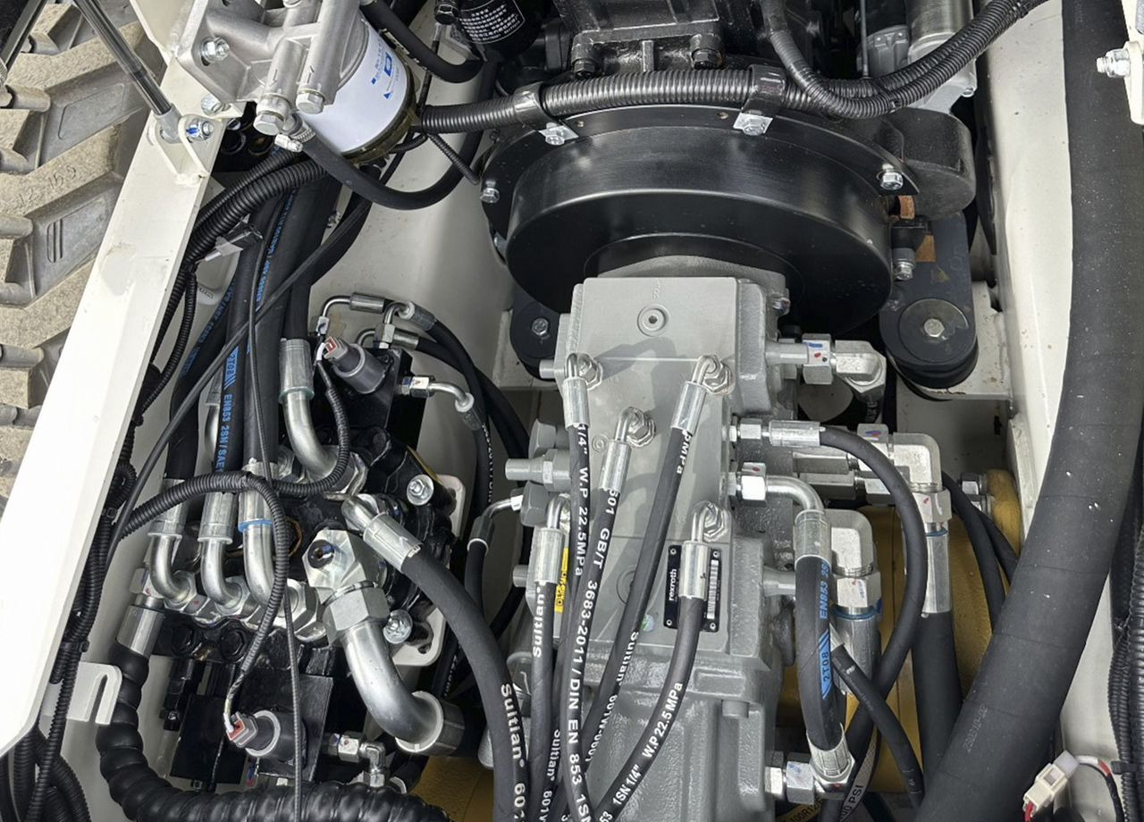 Новый Мини-погрузчик с бортовым поворотом Lonking CDM308: фото 25