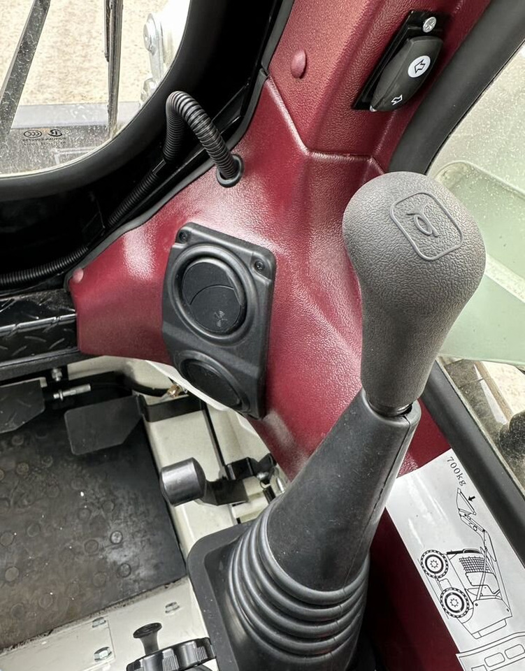 Новый Мини-погрузчик с бортовым поворотом Lonking CDM308: фото 11