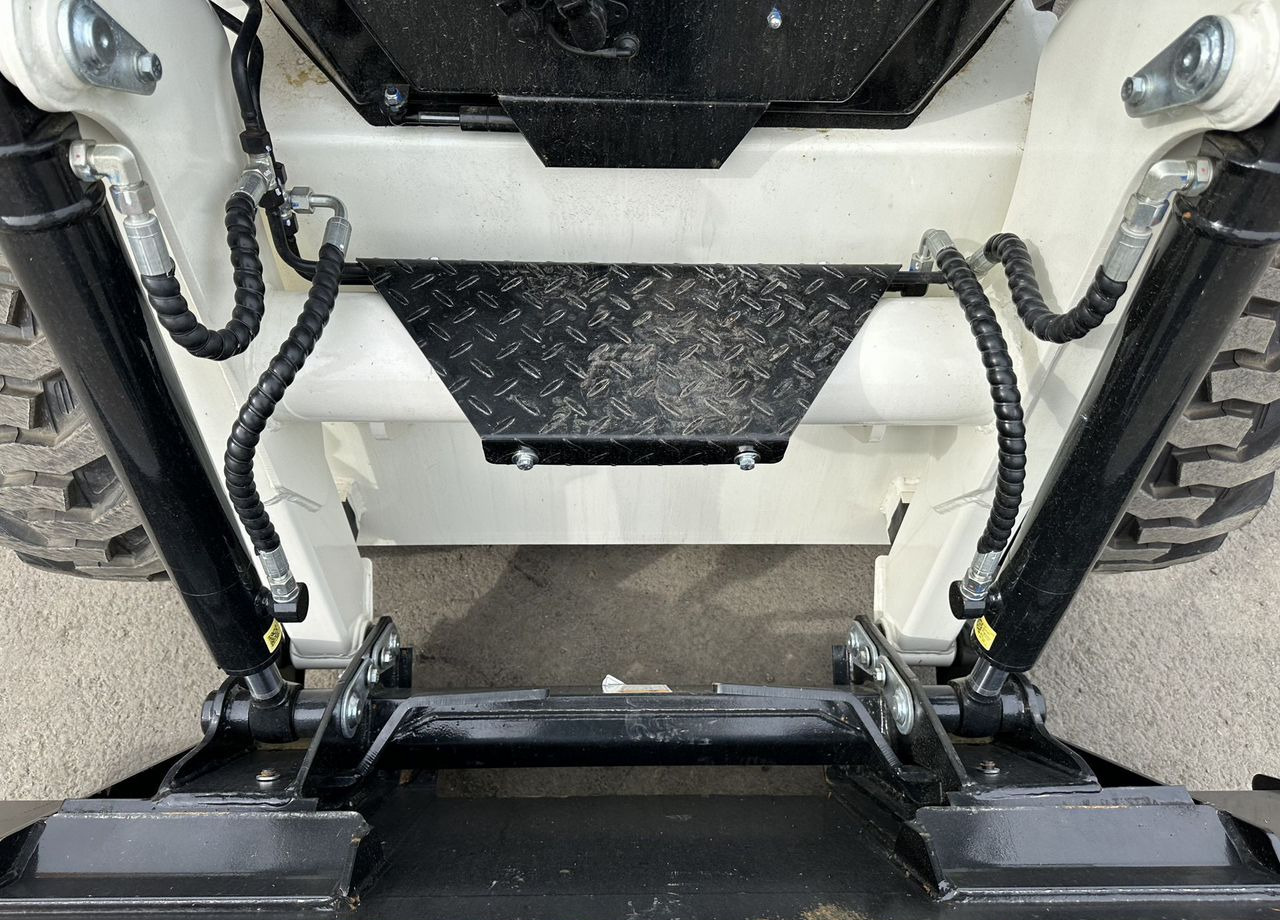 Новый Мини-погрузчик с бортовым поворотом Lonking CDM308: фото 15