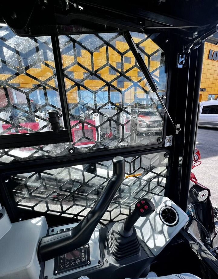 Новый Мини-погрузчик (с бортовым поворотом) Lonking CDM311T: фото 12