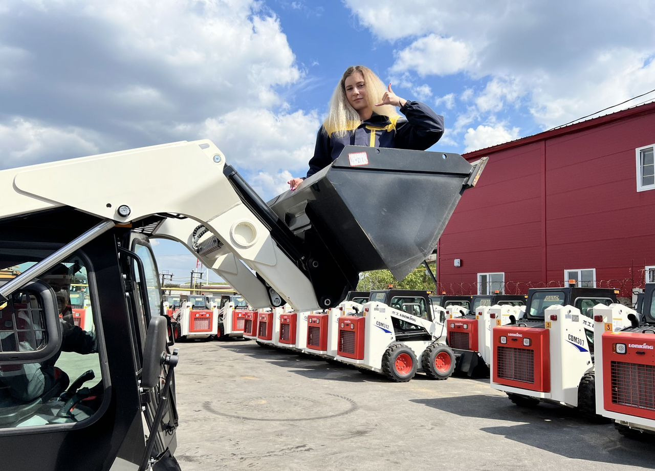 Новый Мини-погрузчик с бортовым поворотом Lonking CDM312: фото 7