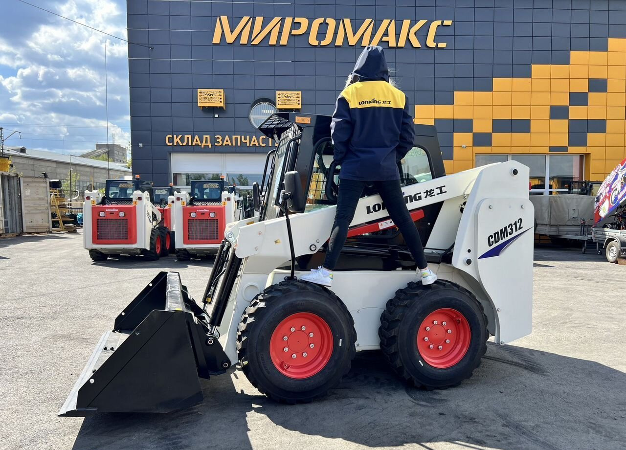 Новый Мини-погрузчик с бортовым поворотом Lonking CDM312: фото 12