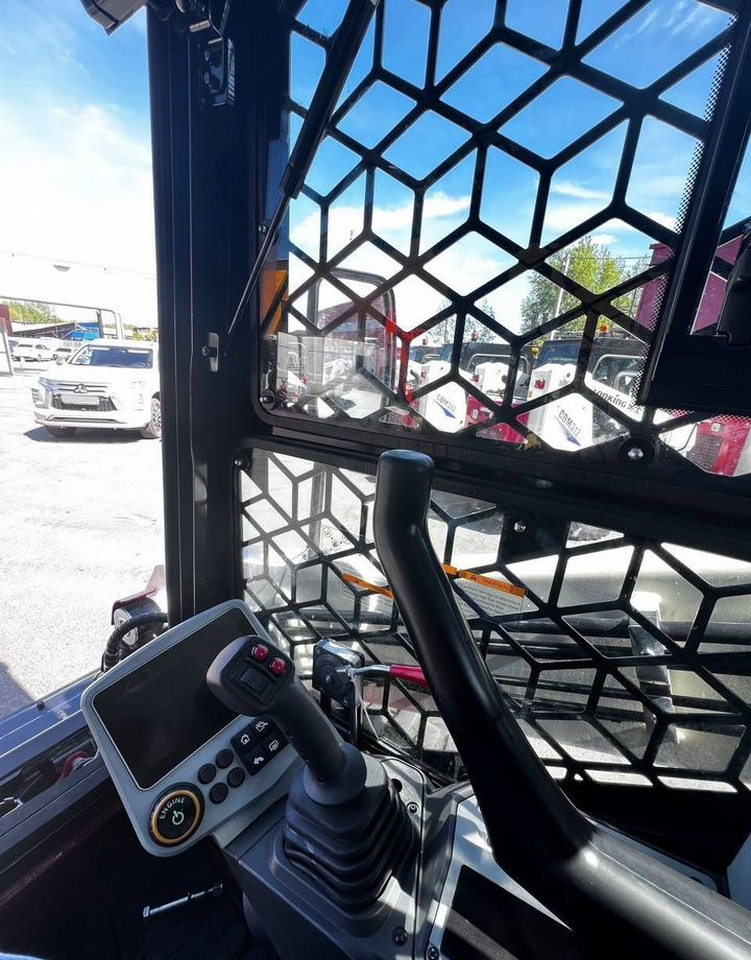 Новый Мини-погрузчик (с бортовым поворотом) Lonking CDM312M: фото 10 Новый Мини-погрузчик (с бортовым поворотом) Lonking CDM312M: фото 10