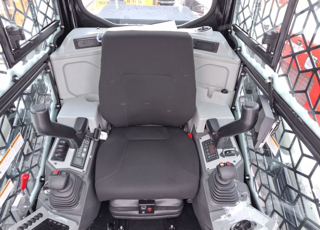 Новый Гусеничный мини-погрузчик Lonking CDM315T: фото 14