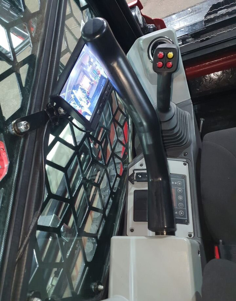 Новый Гусеничный мини-погрузчик Lonking CDM315T: фото 17 Новый Гусеничный мини-погрузчик Lonking CDM315T: фото 17