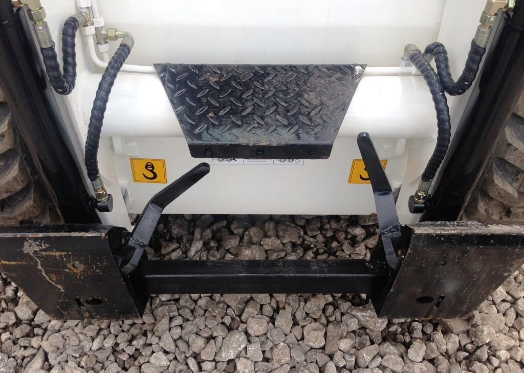 Новый Мини-погрузчик (с бортовым поворотом) Мини погрузчик Lonking CDM307, 760-1230кг. 2020г.в: фото 19