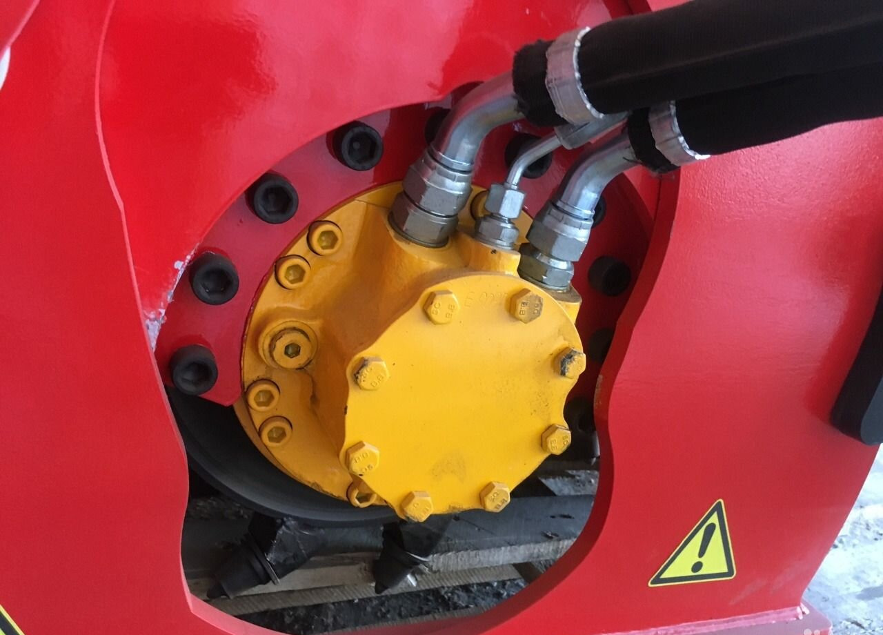 Навесное оборудование, Дорожная фреза для Мини-погрузчиков (с бортовым поворотом) Дорожная фреза для мини-погрузчика: фото 7