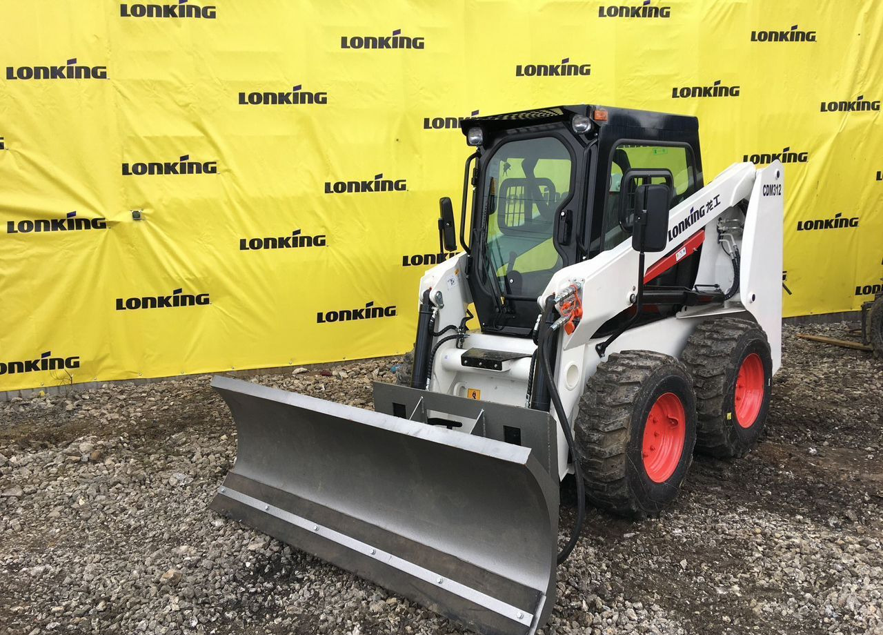 Отвал поворотный на мини-погрузчик - Отвал для Мини-погрузчиков с бортовым поворотом: фото 1 Отвал поворотный на мини-погрузчик - Отвал для Мини-погрузчиков с бортовым поворотом: фото 1