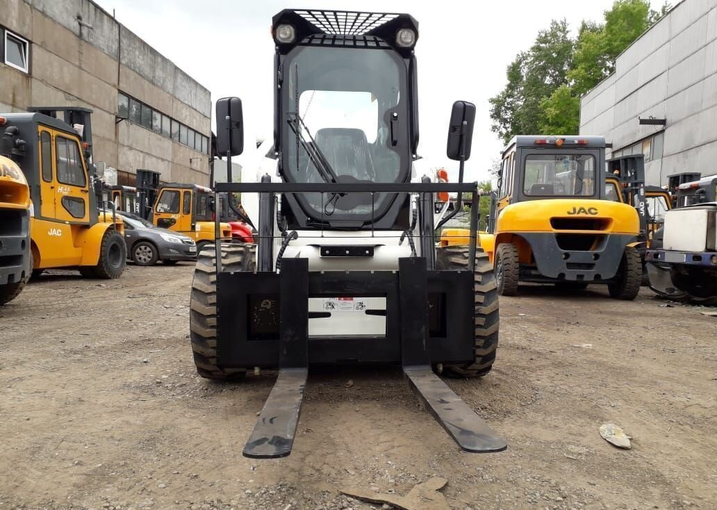 Паллетные вилы на мини погрузчик - Вилы: фото 2 Паллетные вилы на мини погрузчик - Вилы: фото 2