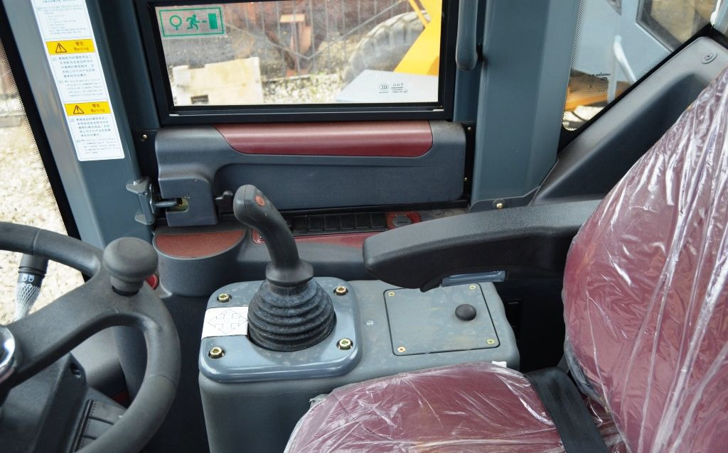 Погрузчик фронтальный Lonking 3 тонны, 1.8 м3 - Фронтальный погрузчик: фото 4 Погрузчик фронтальный Lonking 3 тонны, 1.8 м3 - Фронтальный погрузчик: фото 4